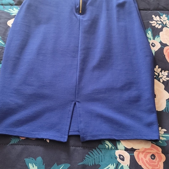 Dress - Picture 5 of 6